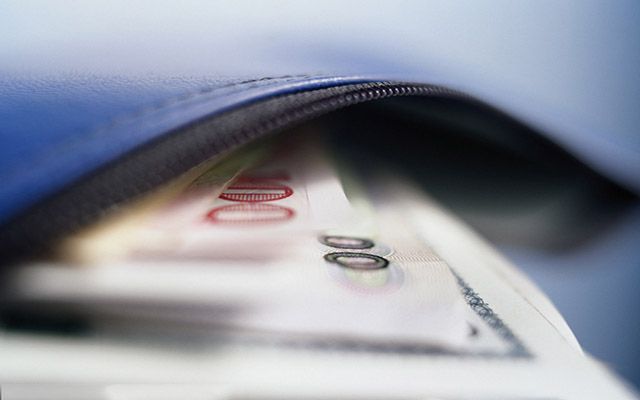 日本央行鸽派前景继续打压日元